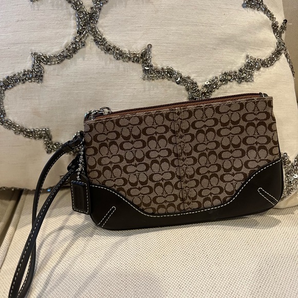 Coach wristlet - Picture 1 of 2